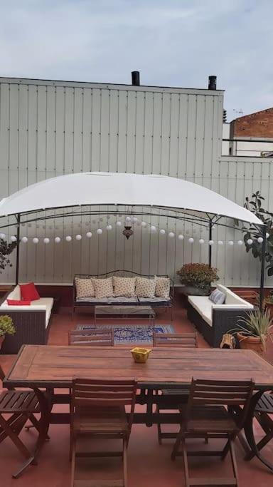 Small In Sants With Huge Terrace Privat overnatting Barcelona